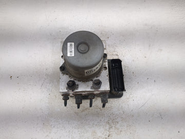 2014-2015 Kia Sorento ABS Pump Control Module Replacement P/N:58920-1U000 MGH-60BH6013N800, BE6003N801 Fits Fits 2014 2015 OEM Used Auto Parts