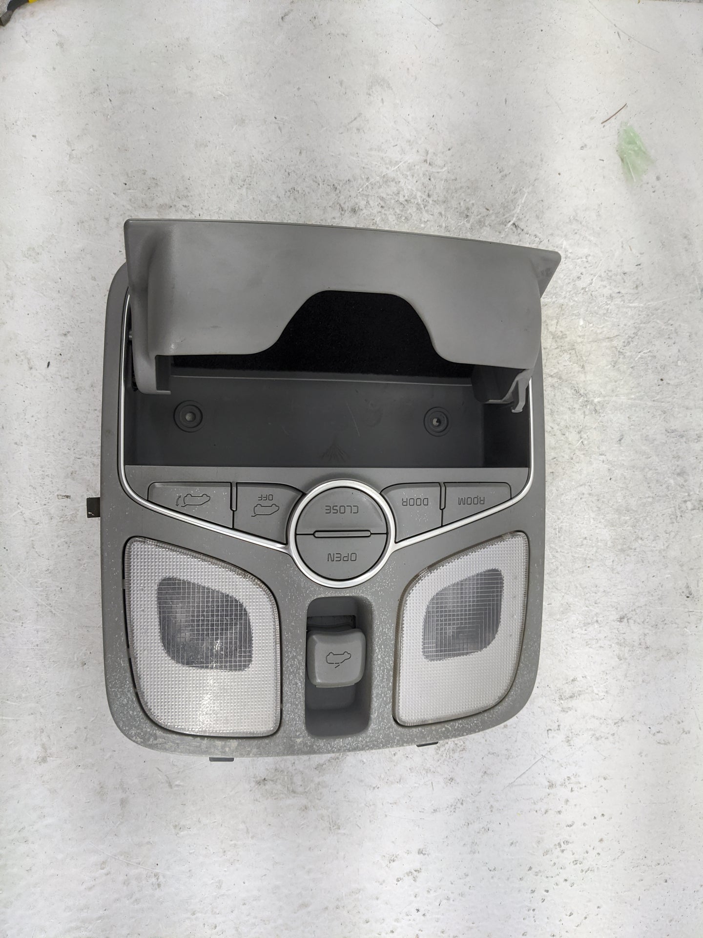 2014-2015 Kia Sorento Overhead Console W/rear Climate Control Gray - Oemusedautoparts1.com