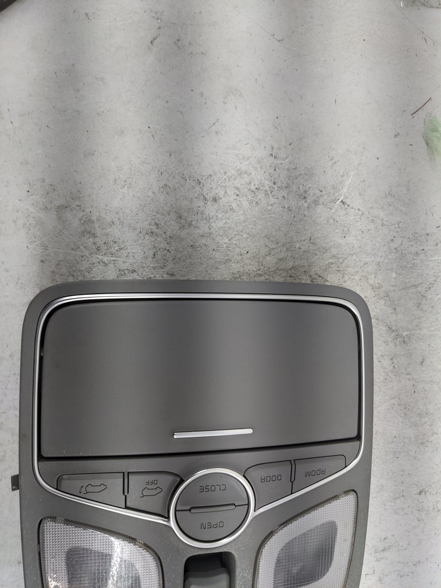 2014-2015 Kia Sorento Overhead Console W/rear Climate Control Gray - Oemusedautoparts1.com