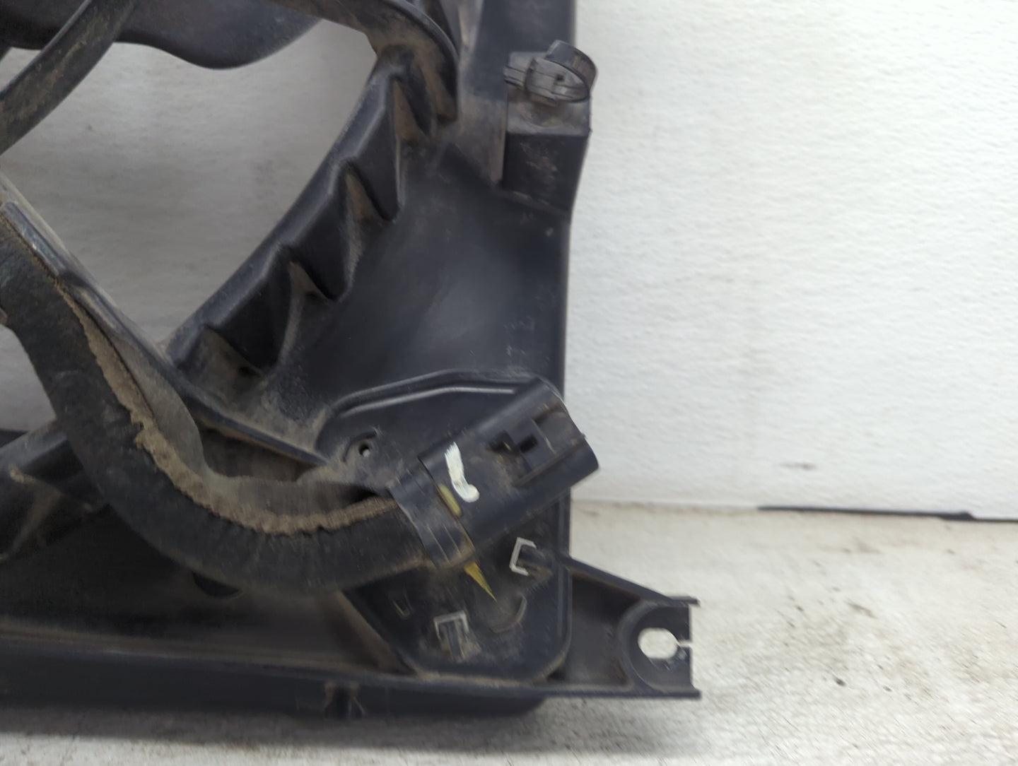 2014-2015 Kia Sorento Electric Radiator Cooling Fan Motor Assembly P/N:PA66-(GF17+M21) Fits Fits 2013 2014 2015 2016 2017 20