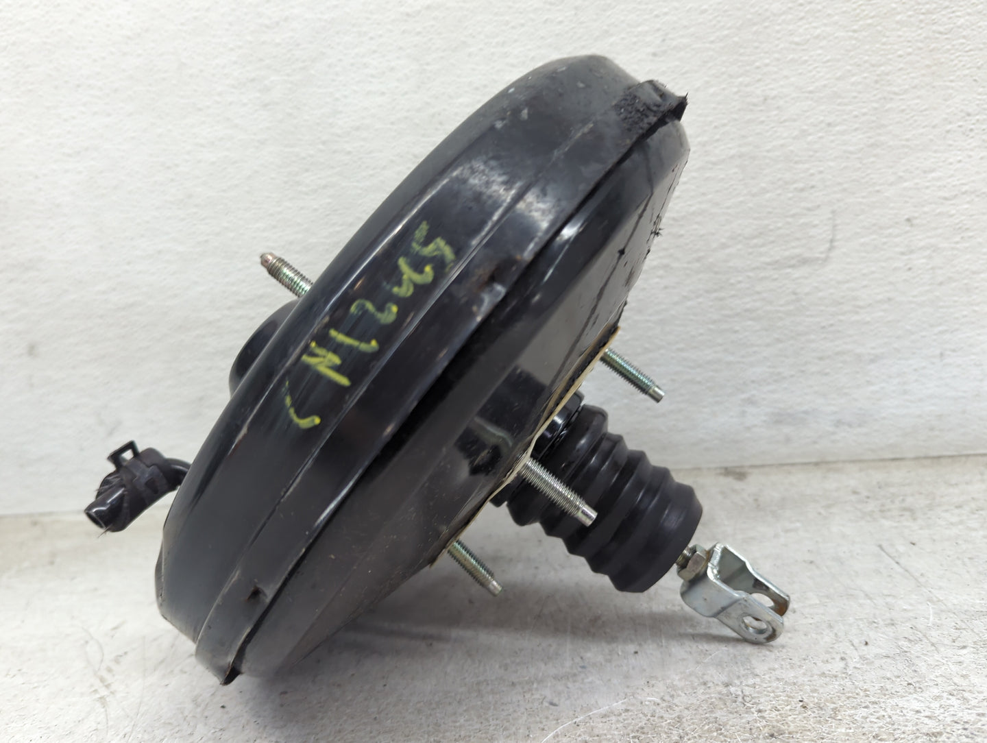 2014-2014 Kia Sorento Power Brake Booster Oem - Oemusedautoparts1.com