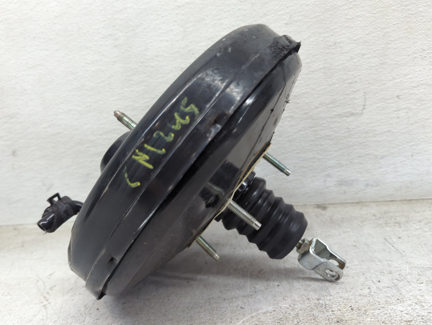 2014-2014 Kia Sorento Power Brake Booster Oem - Oemusedautoparts1.com