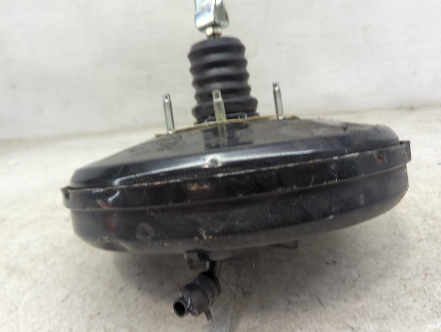 2014-2014 Kia Sorento Power Brake Booster Oem - Oemusedautoparts1.com
