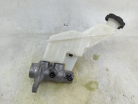 2014-2015 Kia Sorento Brake Master Cylinder 1490726 - Oemusedautoparts1.com