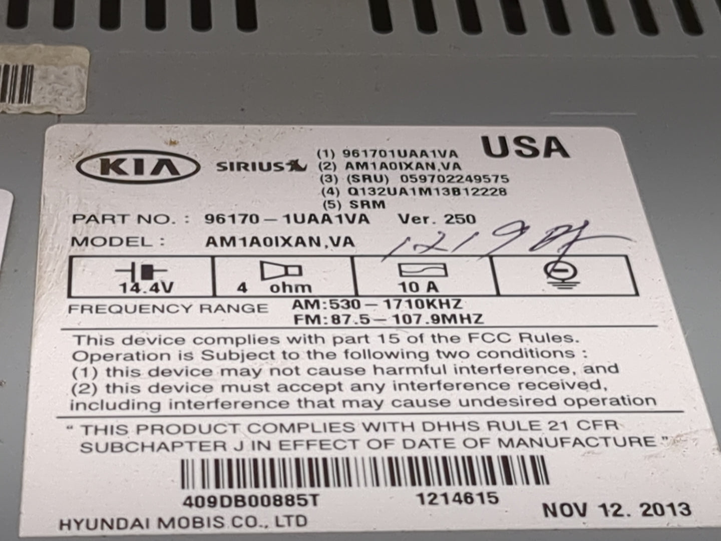 2014-2015 Kia Sorento Radio AM FM Cd Player Receiver Replacement P/N:96170-1UAA1VA AM1A0IXAN.VA Fits Fits 2014 2015 OEM Used