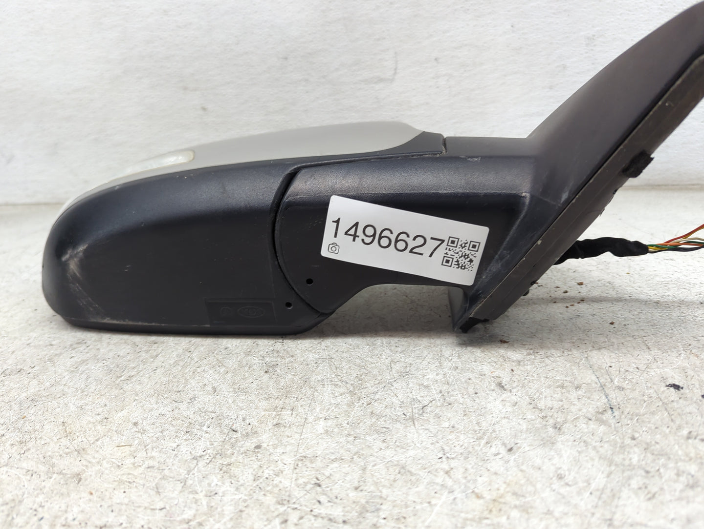 2011-2015 Kia Sorento Passenger Side View Mirror - Right Door Mirror OEM Used - Oemusedautoparts1.com