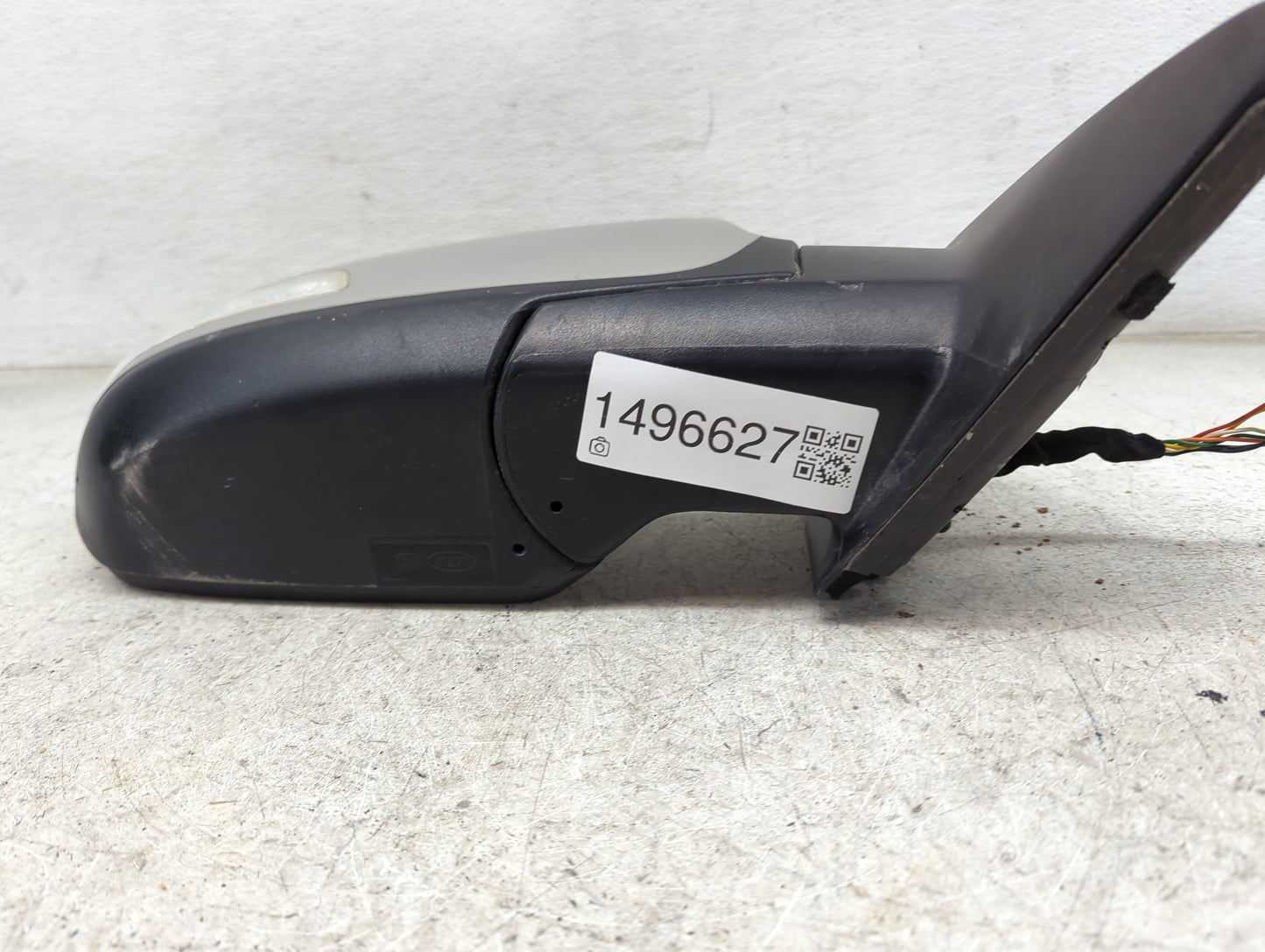 2011-2015 Kia Sorento Passenger Side View Mirror - Right Door Mirror OEM Used - Oemusedautoparts1.com