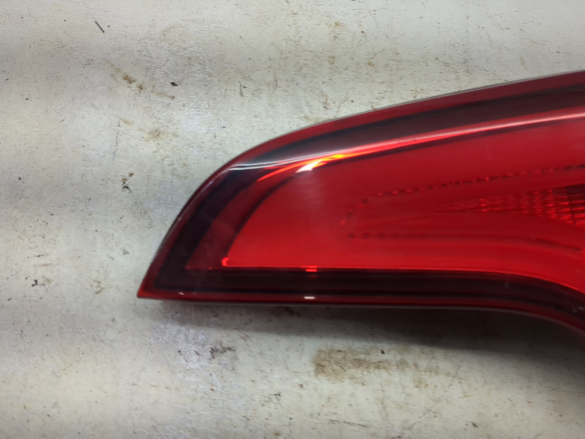 2014-2015 Kia Sorento Passenger Right Side Deck Lid Mounted Tail Light 1513364 - Oemusedautoparts1.com