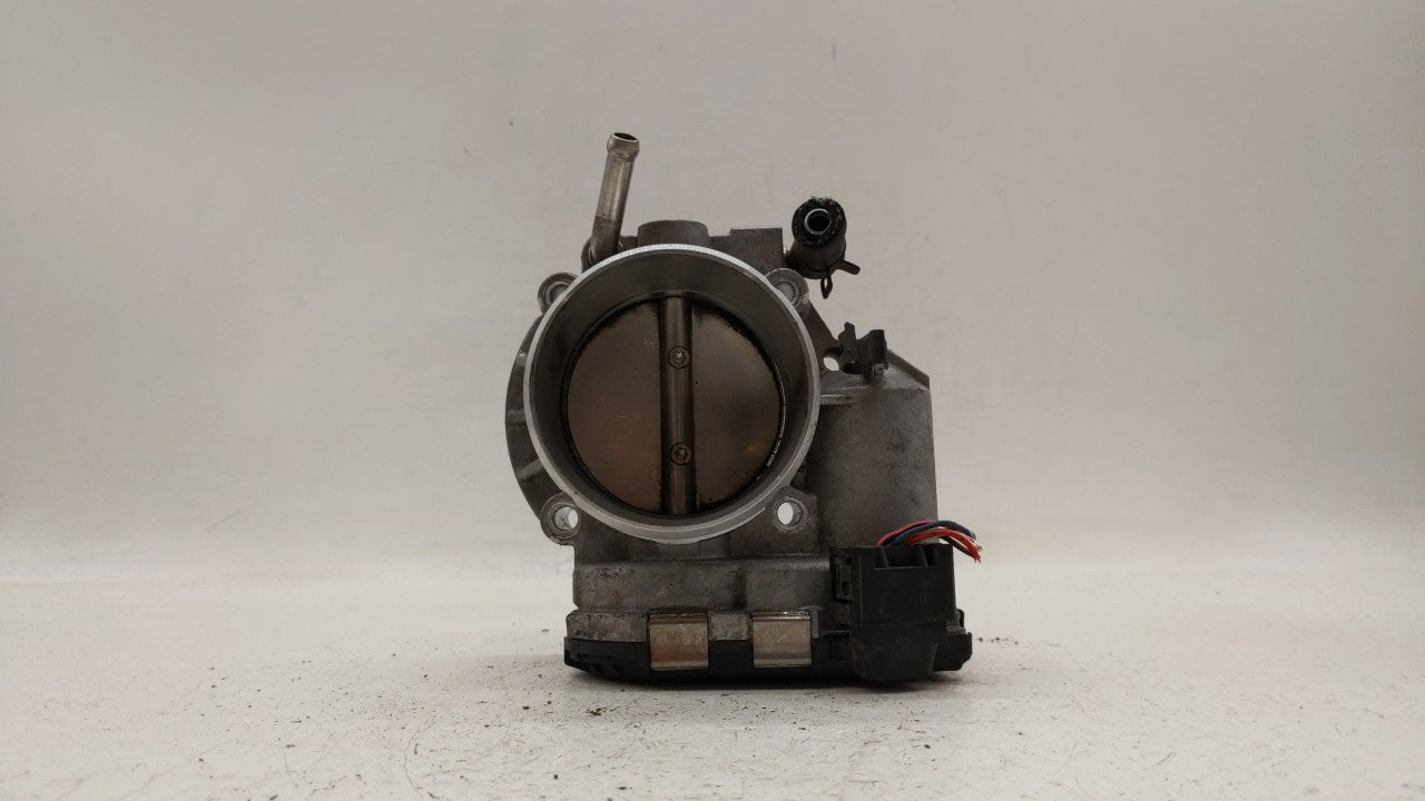 2012-2015 Kia Sorento Throttle Body P/N:35100-2G700 Fits Fits 2011 2012 2013 2014 2015 2016 OEM Used Auto Parts - Oemusedaut
