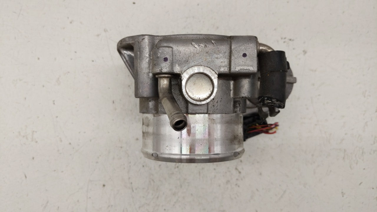 2012-2015 Kia Sorento Throttle Body P/N:35100-2G700 Fits Fits 2011 2012 2013 2014 2015 2016 OEM Used Auto Parts - Oemusedaut