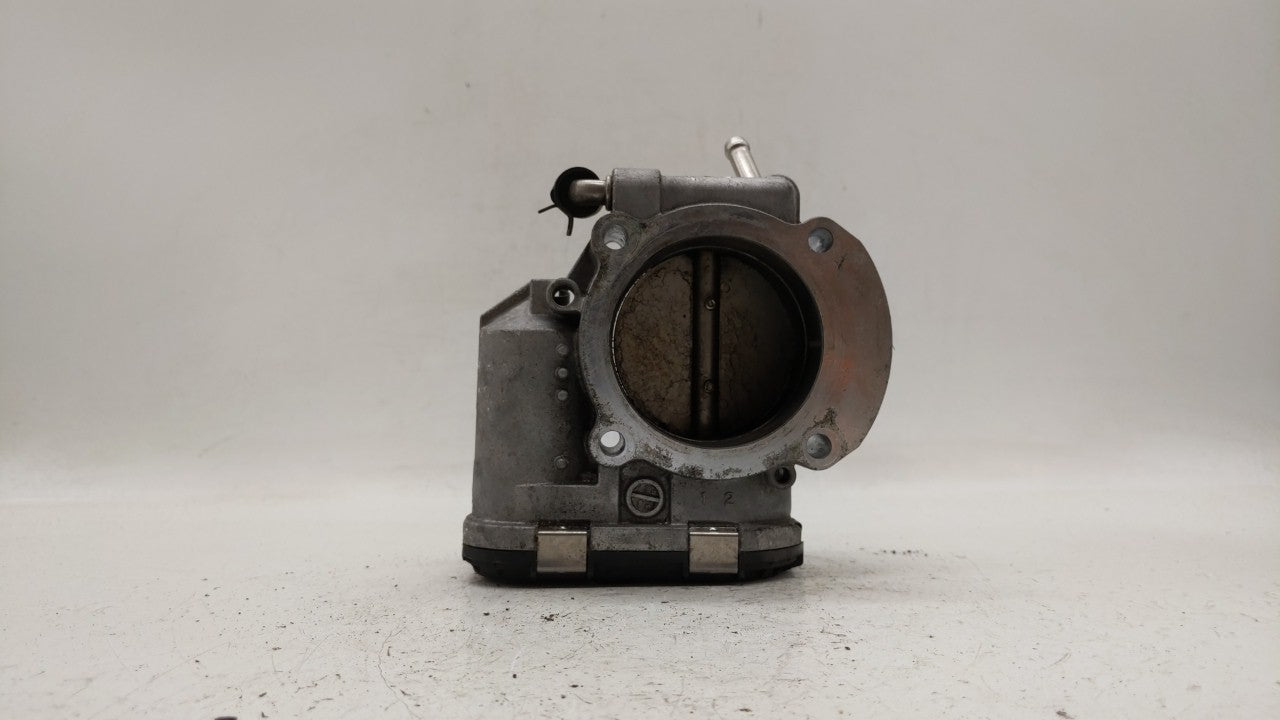 2012-2015 Kia Sorento Throttle Body P/N:35100-2G700 Fits Fits 2011 2012 2013 2014 2015 2016 OEM Used Auto Parts - Oemusedaut