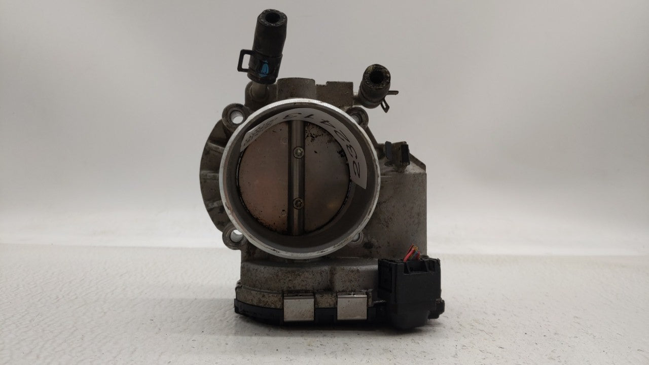 2012-2015 Kia Sorento Throttle Body P/N:35100-2G700 Fits Fits 2011 2012 2013 2014 2015 2016 OEM Used Auto Parts - Oemusedaut