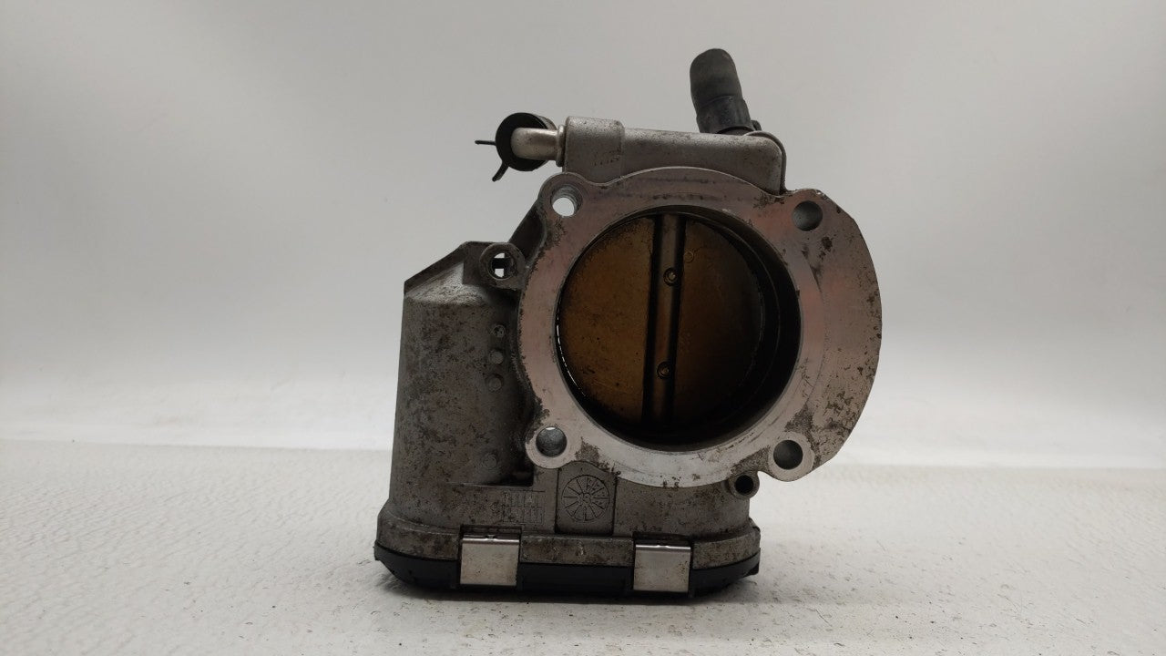 2012-2015 Kia Sorento Throttle Body P/N:35100-2G700 Fits Fits 2011 2012 2013 2014 2015 2016 OEM Used Auto Parts - Oemusedaut
