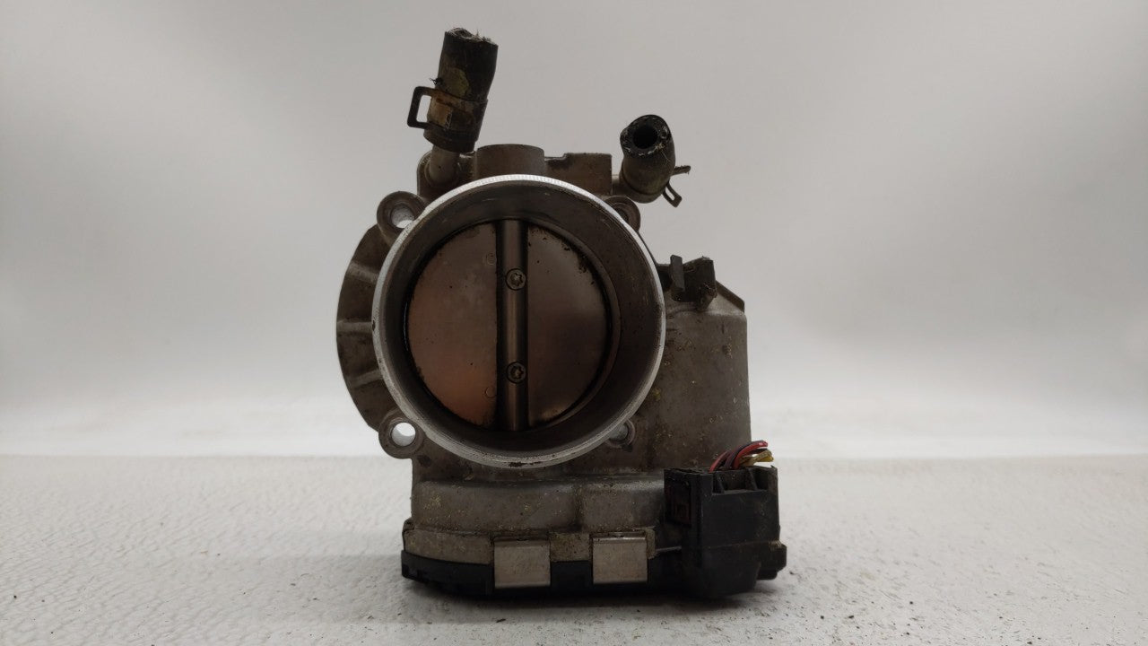 2012-2015 Kia Sorento Throttle Body P/N:35100-2G700 Fits Fits 2011 2012 2013 2014 2015 2016 OEM Used Auto Parts - Oemusedaut
