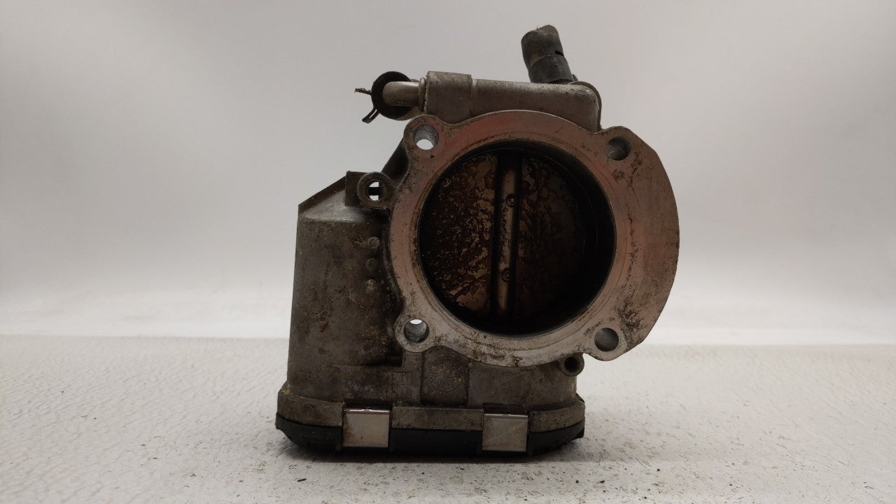 2012-2015 Kia Sorento Throttle Body P/N:35100-2G700 Fits Fits 2011 2012 2013 2014 2015 2016 OEM Used Auto Parts - Oemusedaut