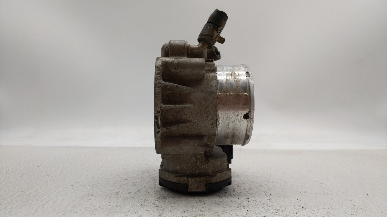 2012-2015 Kia Sorento Throttle Body P/N:35100-2G700 Fits Fits 2011 2012 2013 2014 2015 2016 OEM Used Auto Parts - Oemusedaut