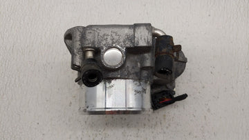 2012-2015 Kia Sorento Throttle Body P/N:35100-2G700 Fits Fits 2011 2012 2013 2014 2015 2016 OEM Used Auto Parts