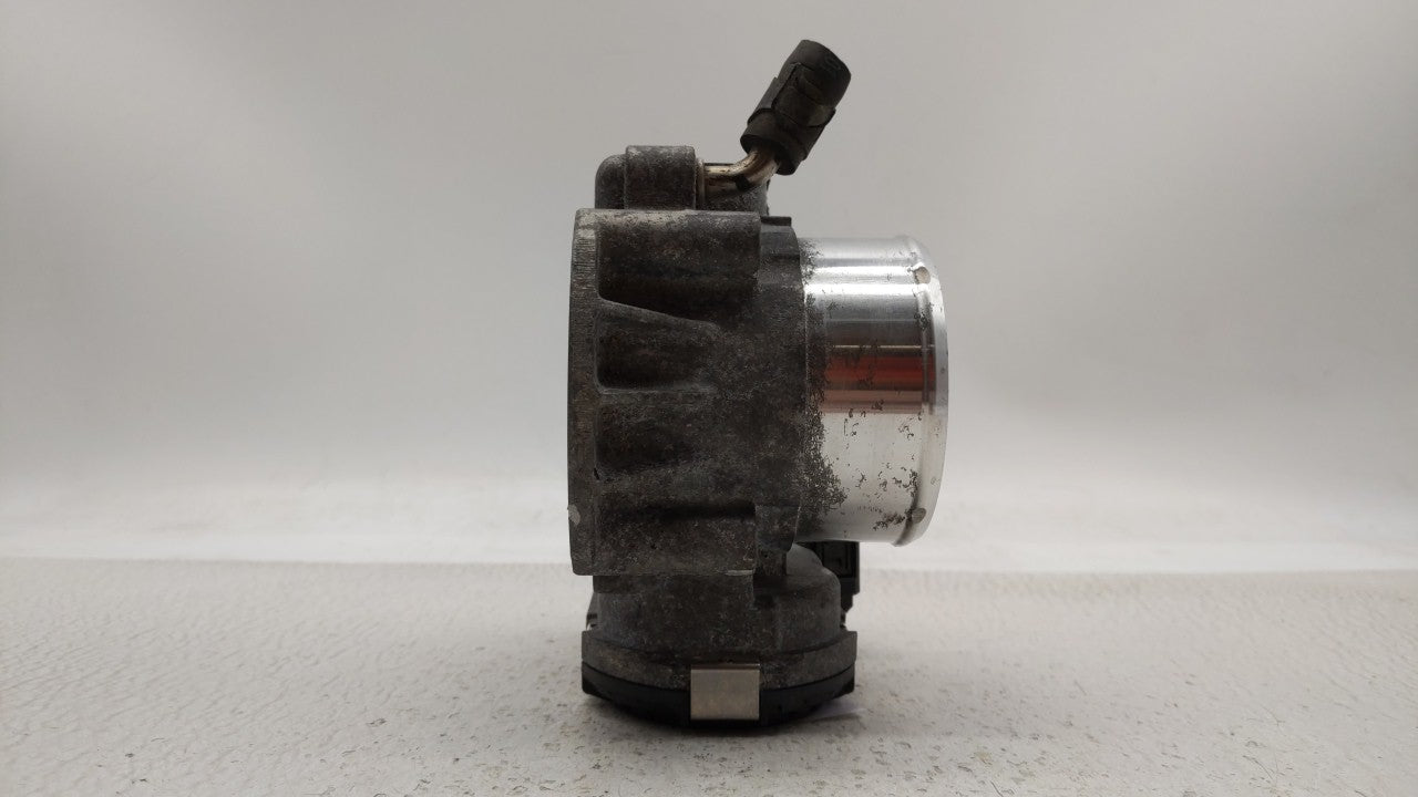 2012-2015 Kia Sorento Throttle Body P/N:35100-2G700 Fits Fits 2011 2012 2013 2014 2015 2016 OEM Used Auto Parts - Oemusedaut