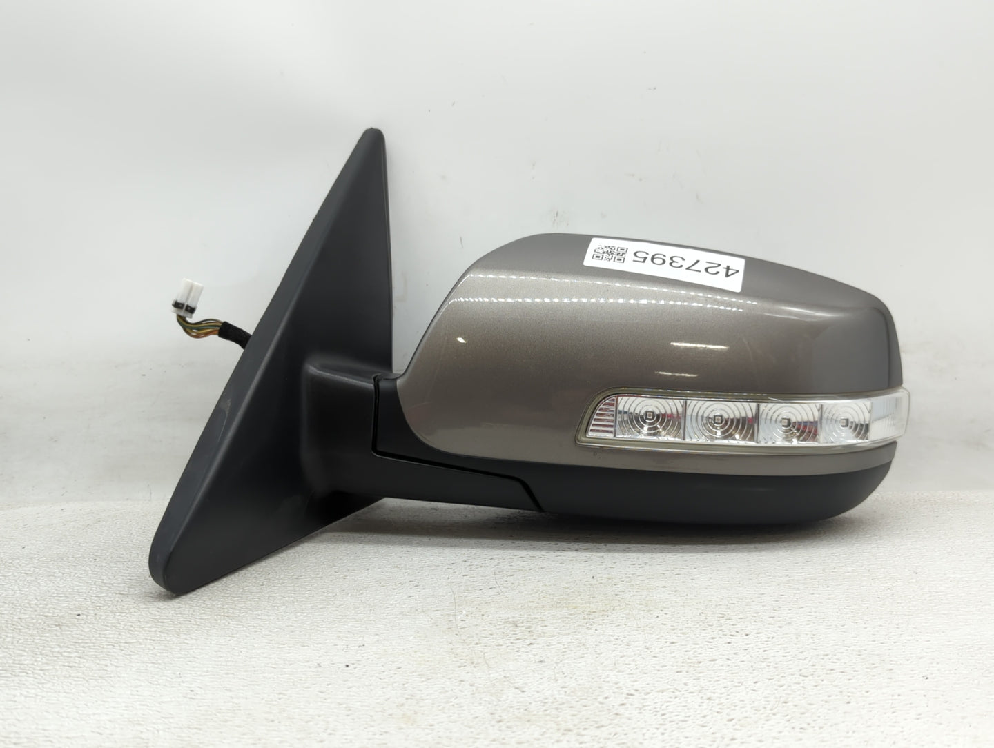 2014-2015 Kia Sorento Driver Side View Mirror - Left Door Mirror OEM Used - Oemusedautoparts1.com