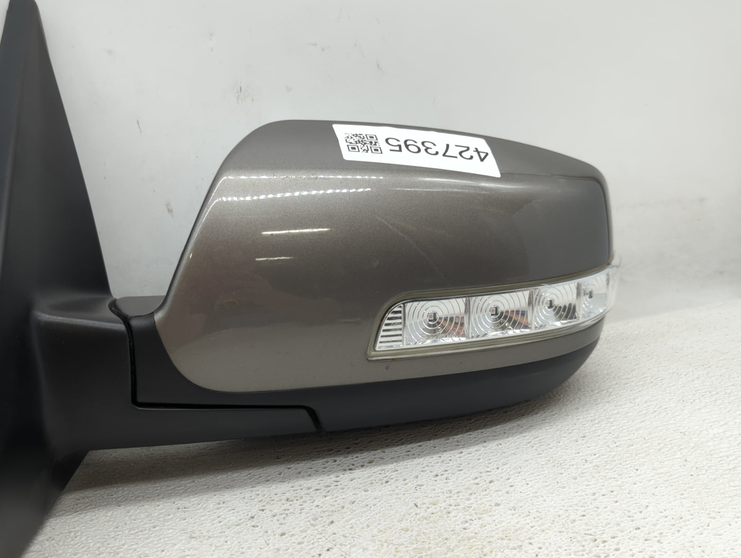 2014-2015 Kia Sorento Driver Side View Mirror - Left Door Mirror OEM Used - Oemusedautoparts1.com