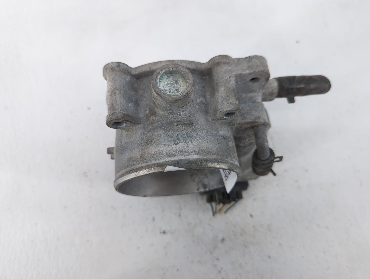 2014-2018 Kia Sorento Throttle Body P/N:35100-3CAA0 Fits Fits 2012 2013 2014 2015 2016 2017 2018 OEM Used Auto Parts - Oemus