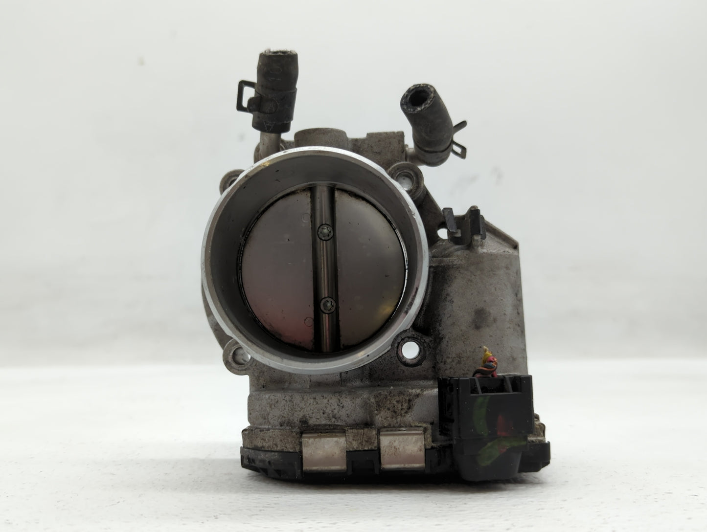 2012-2015 Kia Sorento Throttle Body P/N:35100-2G700 Fits Fits 2011 2012 2013 2014 2015 2016 OEM Used Auto Parts - Oemusedaut