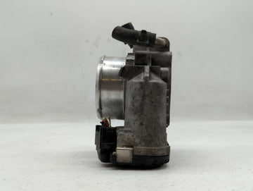 2012-2015 Kia Sorento Throttle Body P/N:35100-2G700 Fits Fits 2011 2012 2013 2014 2015 2016 OEM Used Auto Parts