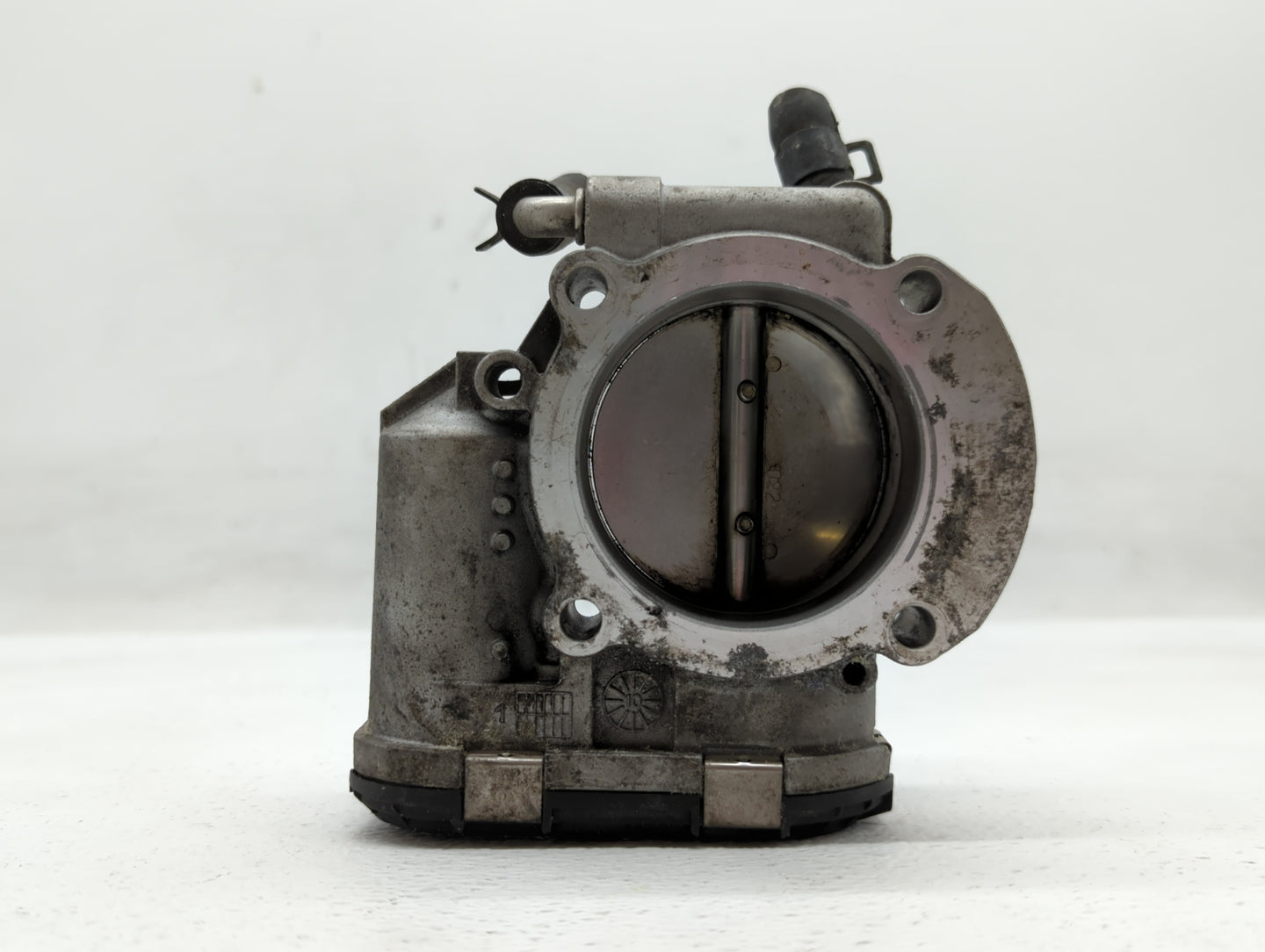 2012-2015 Kia Sorento Throttle Body P/N:35100-2G700 Fits Fits 2011 2012 2013 2014 2015 2016 OEM Used Auto Parts - Oemusedaut