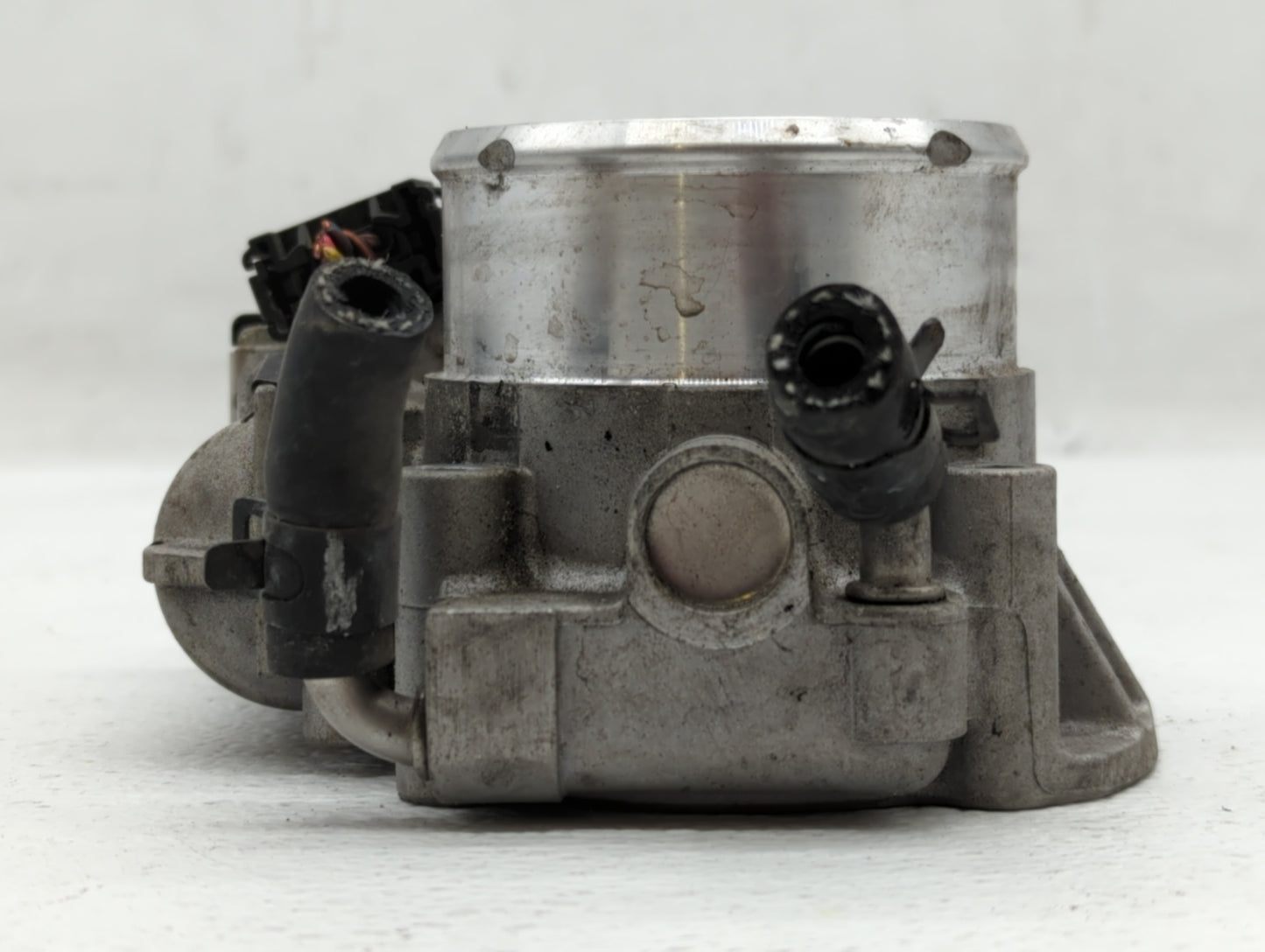 2012-2015 Kia Sorento Throttle Body P/N:35100-2G700 Fits Fits 2011 2012 2013 2014 2015 2016 OEM Used Auto Parts - Oemusedaut