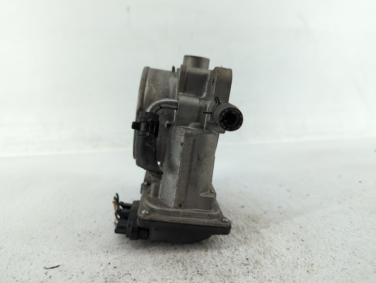 2014-2018 Kia Sorento Throttle Body P/N:35100-3CAA0 Fits Fits 2012 2013 2014 2015 2016 2017 2018 OEM Used Auto Parts - Oemus