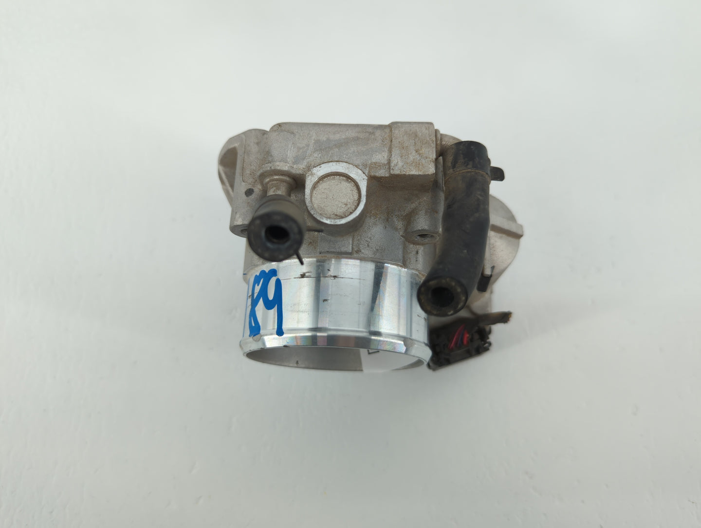 2012-2015 Kia Sorento Throttle Body P/N:35100-2G700 Fits Fits 2011 2012 2013 2014 2015 2016 OEM Used Auto Parts - Oemusedaut