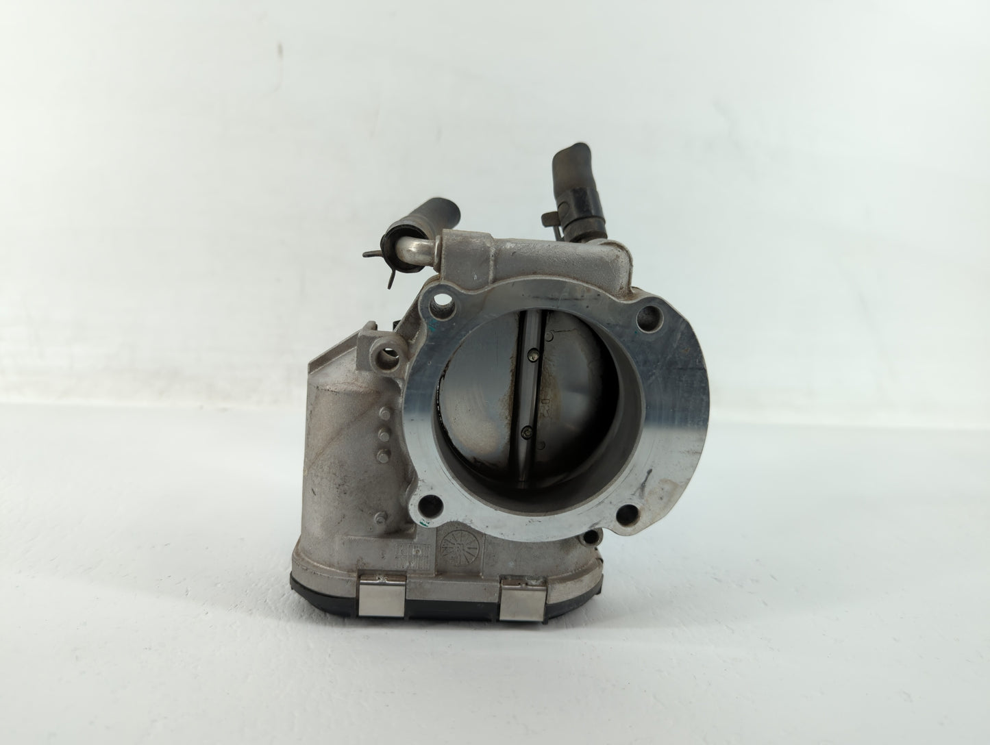 2012-2015 Kia Sorento Throttle Body P/N:35100-2G700 Fits Fits 2011 2012 2013 2014 2015 2016 OEM Used Auto Parts - Oemusedaut