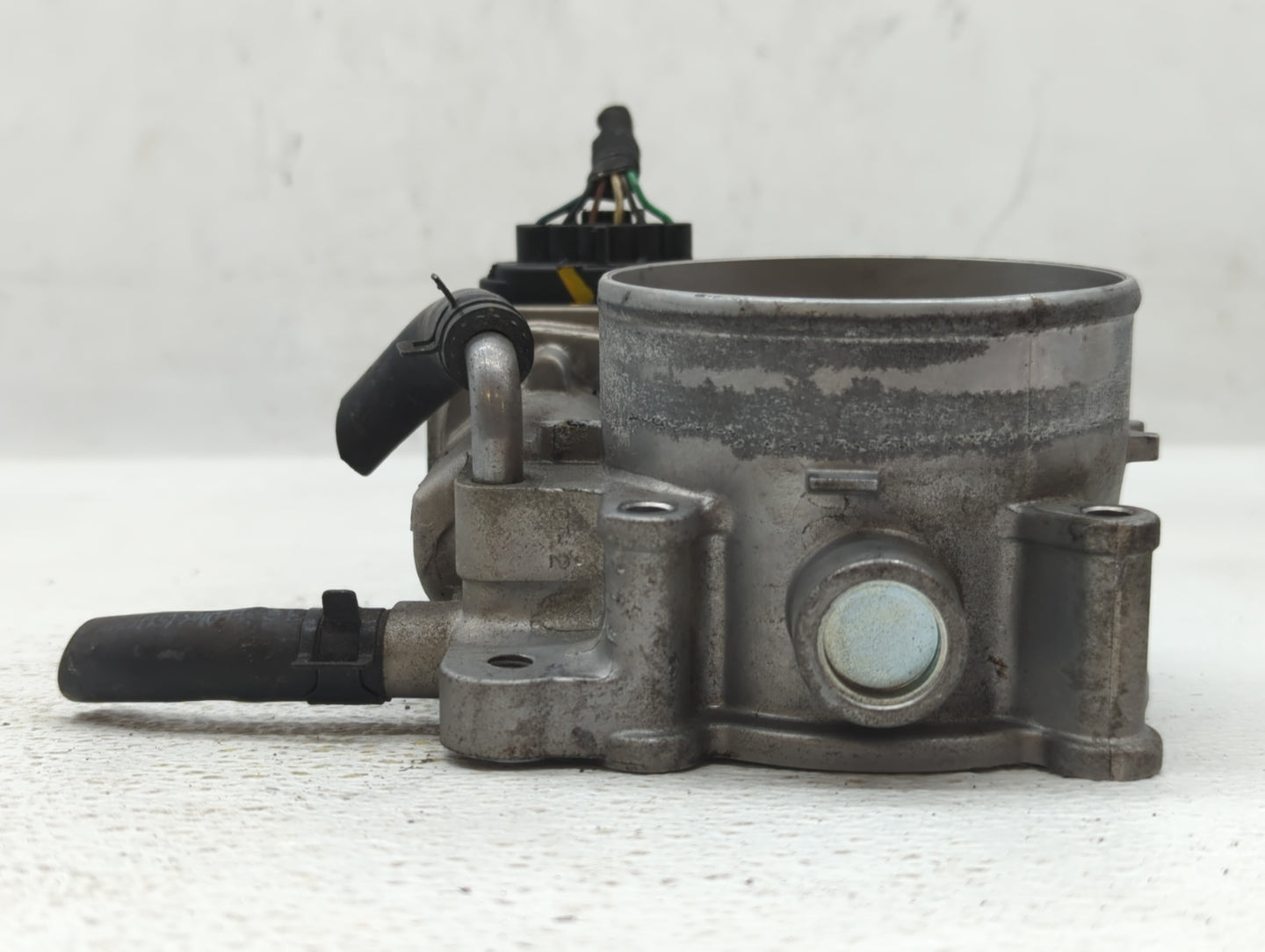 2014-2018 Kia Sorento Throttle Body P/N:35100-3CAA0 Fits Fits 2012 2013 2014 2015 2016 2017 2018 OEM Used Auto Parts - Oemus