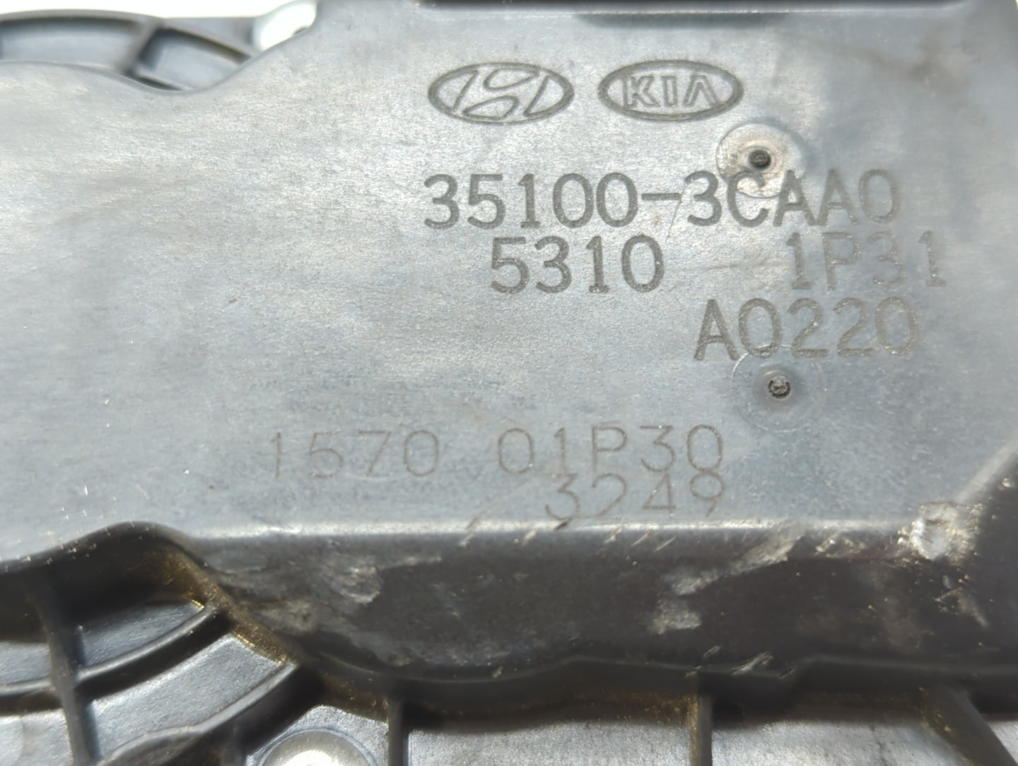 2014-2018 Kia Sorento Throttle Body P/N:35100-3CAA0 Fits Fits 2012 2013 2014 2015 2016 2017 2018 OEM Used Auto Parts - Oemus