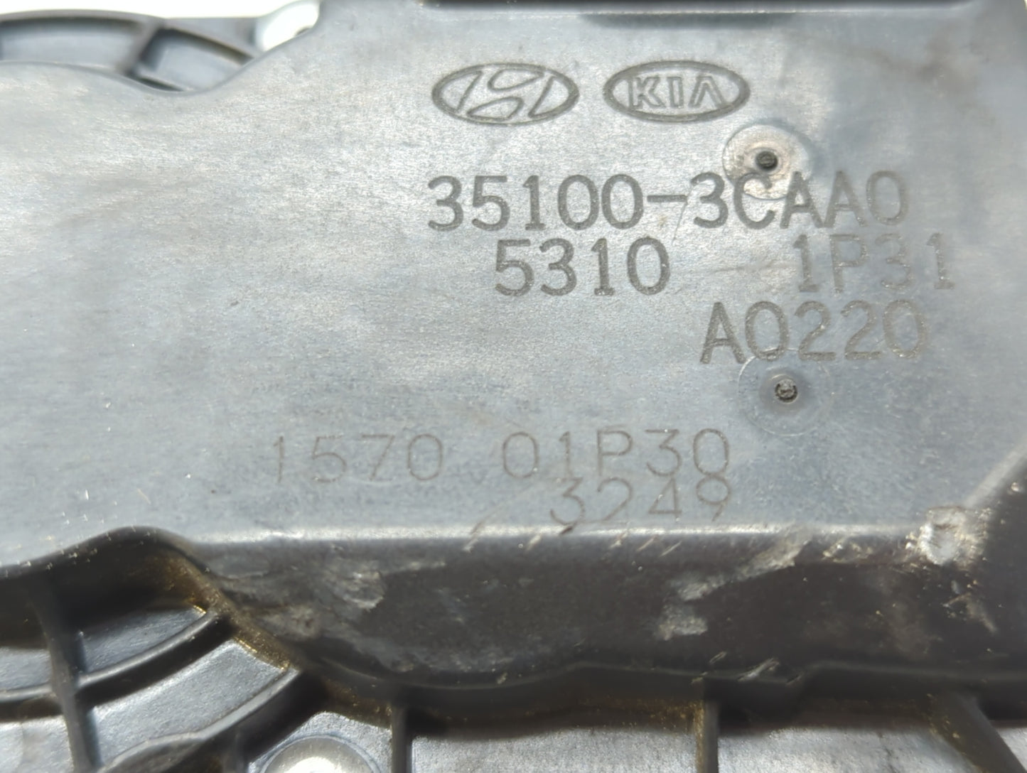 2014-2018 Kia Sorento Throttle Body P/N:35100-3CAA0 Fits Fits 2012 2013 2014 2015 2016 2017 2018 OEM Used Auto Parts - Oemus