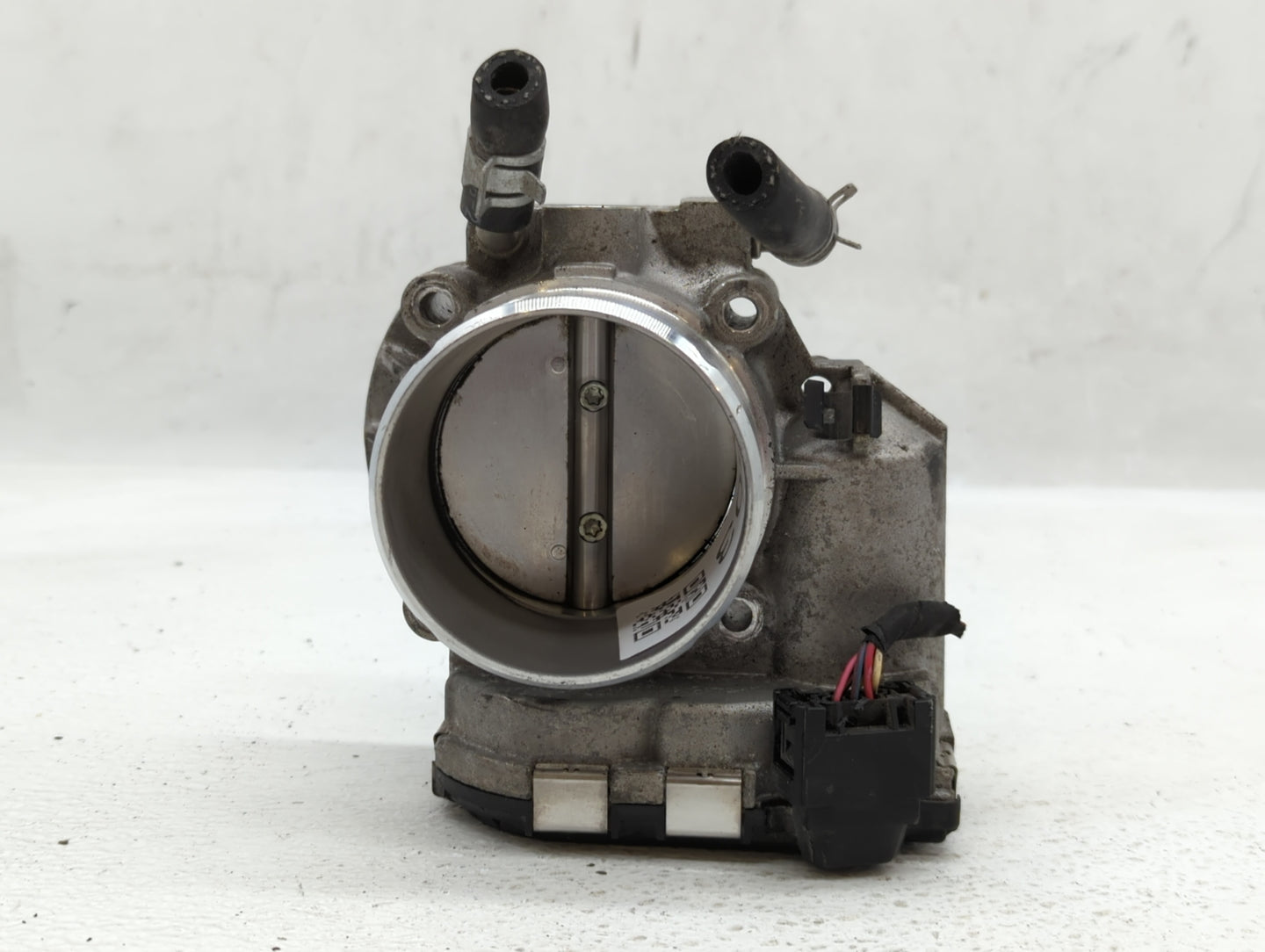 2012-2015 Kia Sorento Throttle Body P/N:35100-2G700 Fits Fits 2011 2012 2013 2014 2015 2016 OEM Used Auto Parts - Oemusedaut