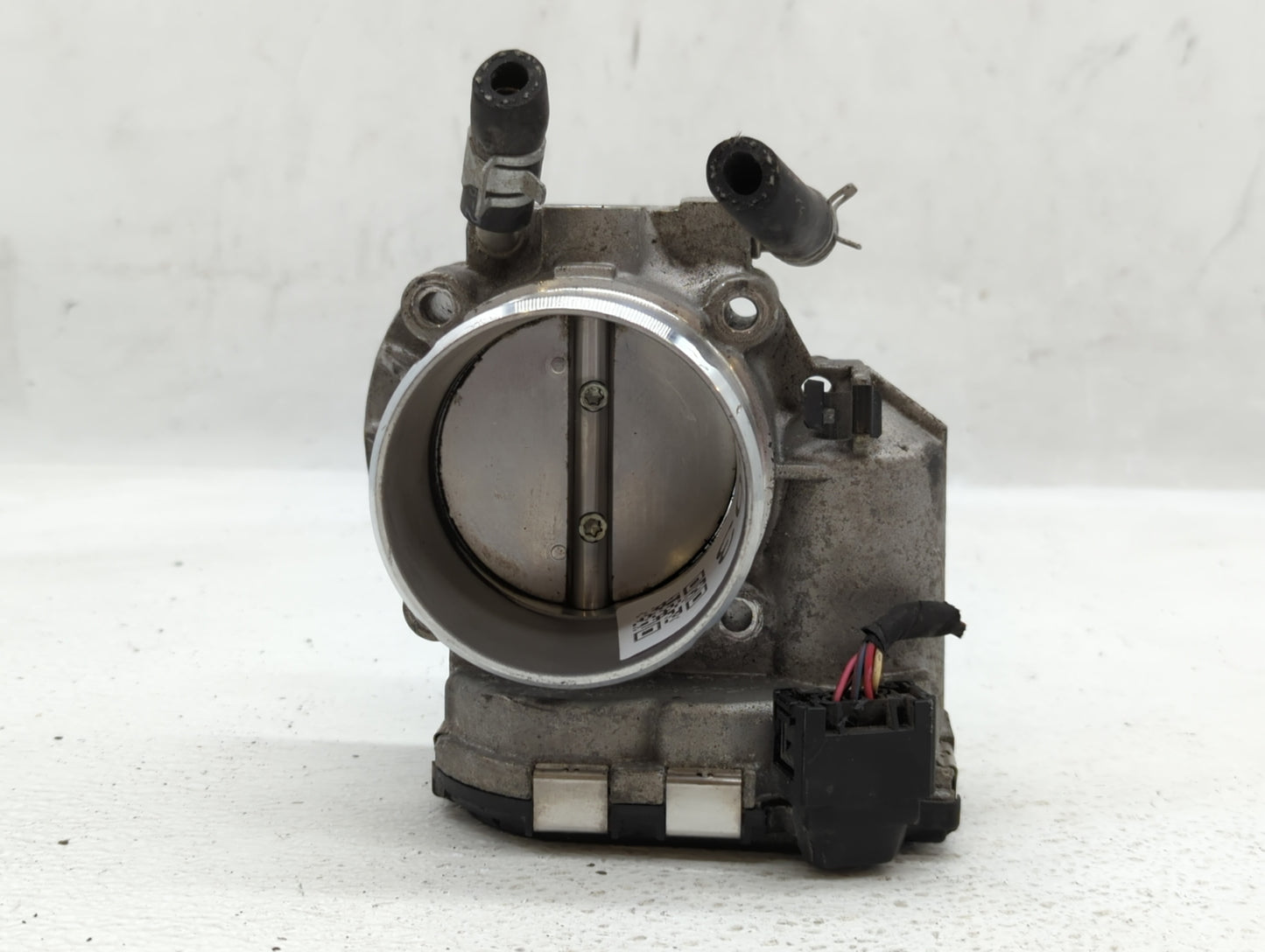 2012-2015 Kia Sorento Throttle Body P/N:35100-2G700 Fits Fits 2011 2012 2013 2014 2015 2016 OEM Used Auto Parts - Oemusedaut