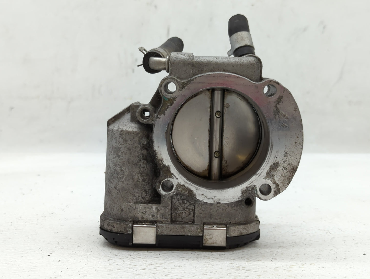 2012-2015 Kia Sorento Throttle Body P/N:35100-2G700 Fits Fits 2011 2012 2013 2014 2015 2016 OEM Used Auto Parts - Oemusedaut