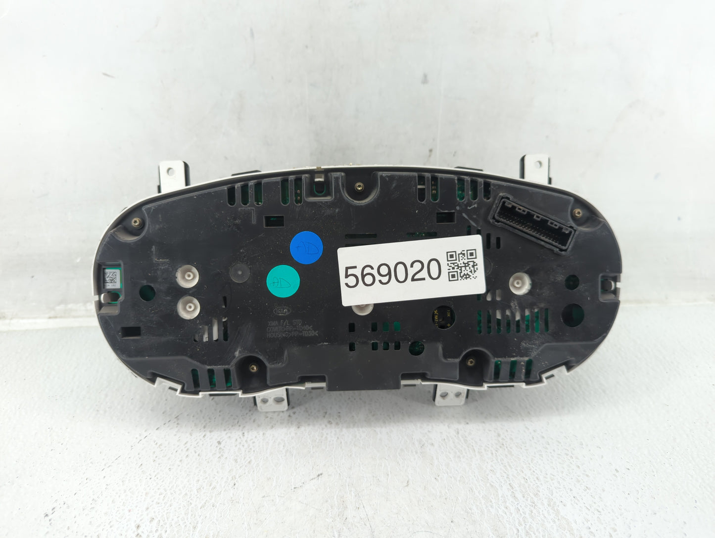 2014-2015 Kia Sorento Instrument Cluster Speedometer Gauges P/N:94004-1U010 Fits Fits 2014 2015 OEM Used Auto Parts - Oemuse