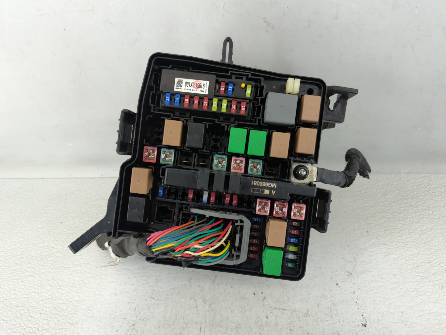 2014-2015 Kia Sorento Fusebox Fuse Box Panel Relay Module P/N:91941-2P520QQK Fits Fits 2014 2015 OEM Used Auto Parts - Oemus