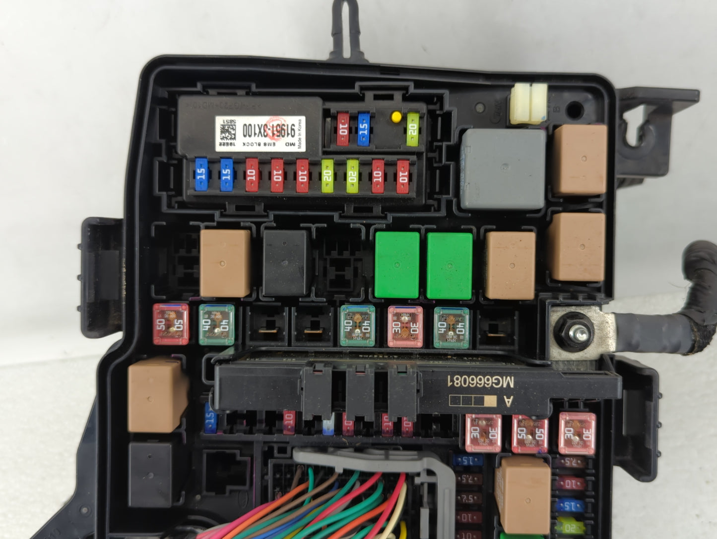 2014-2015 Kia Sorento Fusebox Fuse Box Panel Relay Module P/N:91941-2P520QQK Fits Fits 2014 2015 OEM Used Auto Parts - Oemus