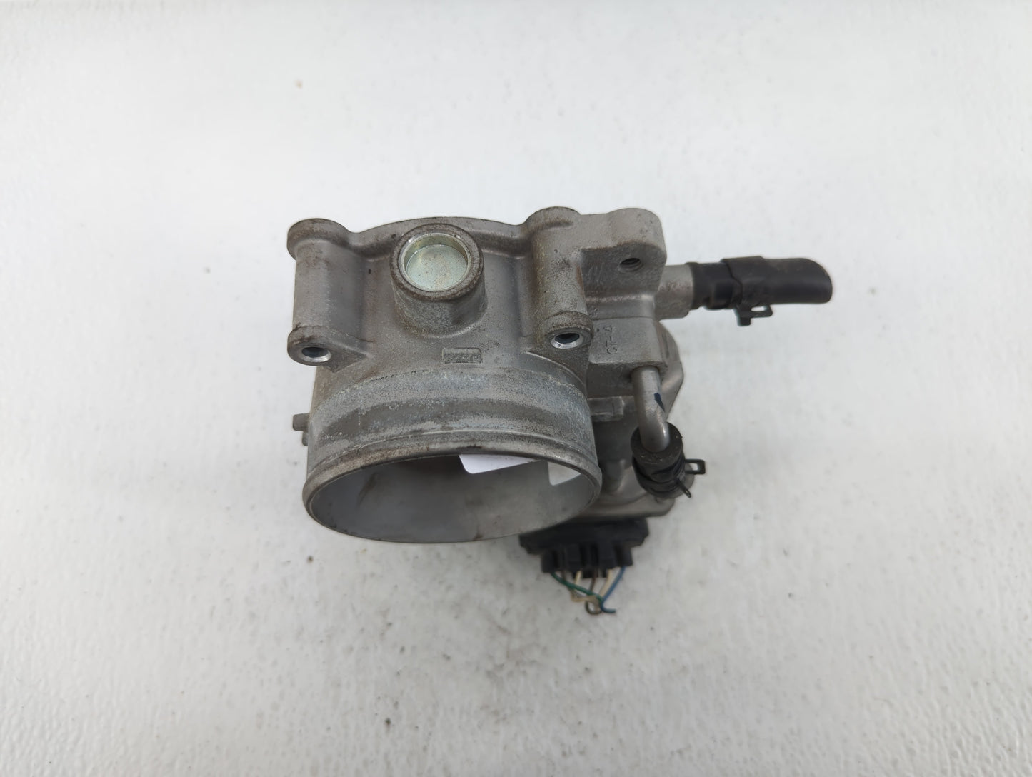 2014-2018 Kia Sorento Throttle Body P/N:35100-3CAA0 Fits Fits 2012 2013 2014 2015 2016 2017 2018 OEM Used Auto Parts - Oemus