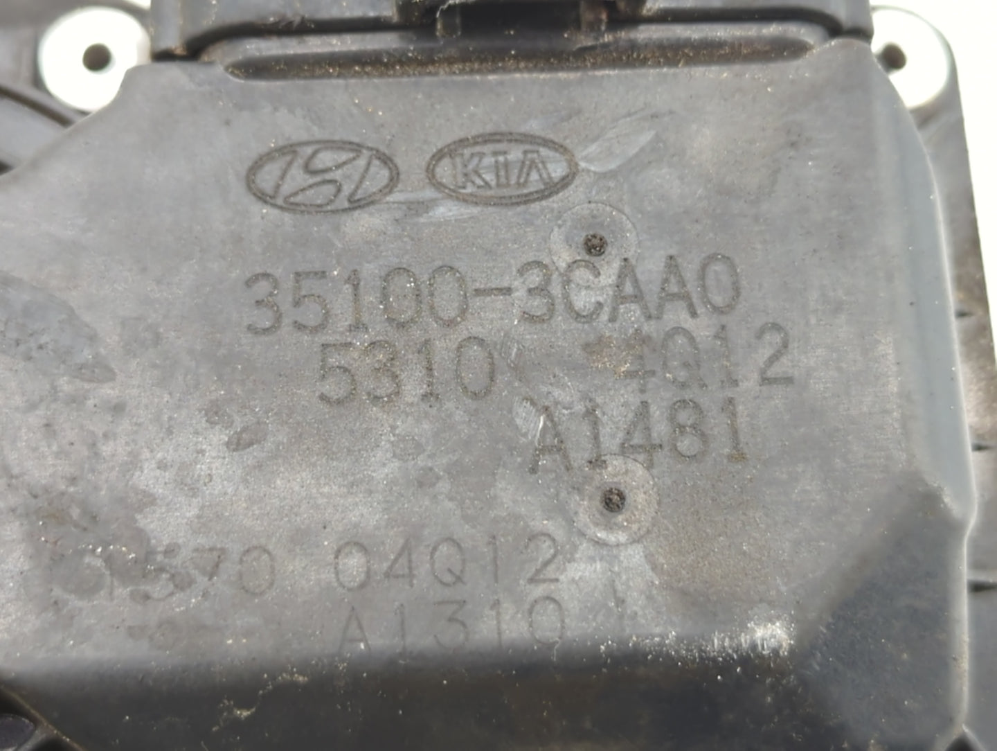 2014-2018 Kia Sorento Throttle Body P/N:35100-3CAA0 Fits Fits 2012 2013 2014 2015 2016 2017 2018 OEM Used Auto Parts - Oemus