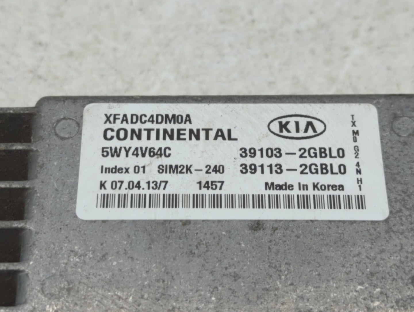 2014-2015 Kia Sorento PCM Engine Control Computer ECU ECM PCU OEM P/N:39103-2GBL0 Fits Fits 2014 2015 OEM Used Auto Parts - 