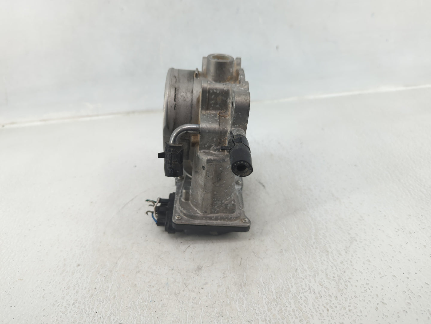 2014-2018 Kia Sorento Throttle Body P/N:35100-3CAA0 Fits Fits 2012 2013 2014 2015 2016 2017 2018 OEM Used Auto Parts - Oemus
