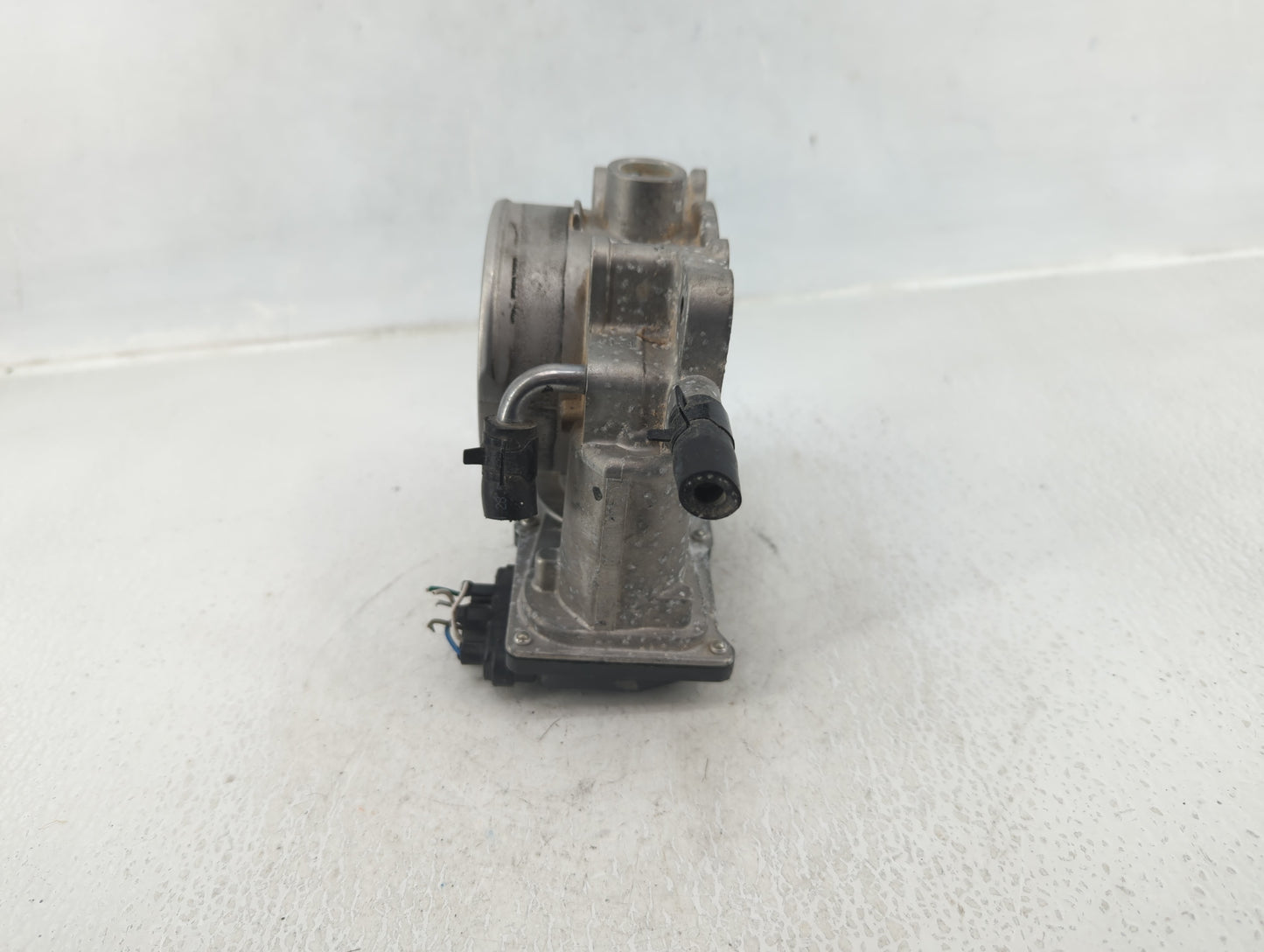 2014-2018 Kia Sorento Throttle Body P/N:35100-3CAA0 Fits Fits 2012 2013 2014 2015 2016 2017 2018 OEM Used Auto Parts - Oemus
