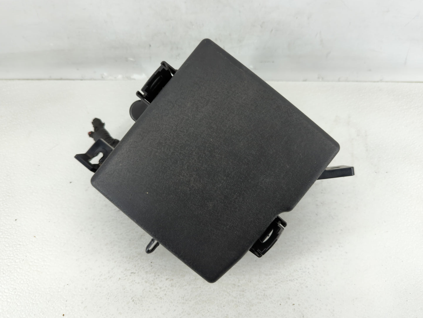 2014-2015 Kia Sorento Fusebox Fuse Box Panel Relay Module P/N:91941-2P520 Fits Fits 2014 2015 OEM Used Auto Parts - Oemuseda