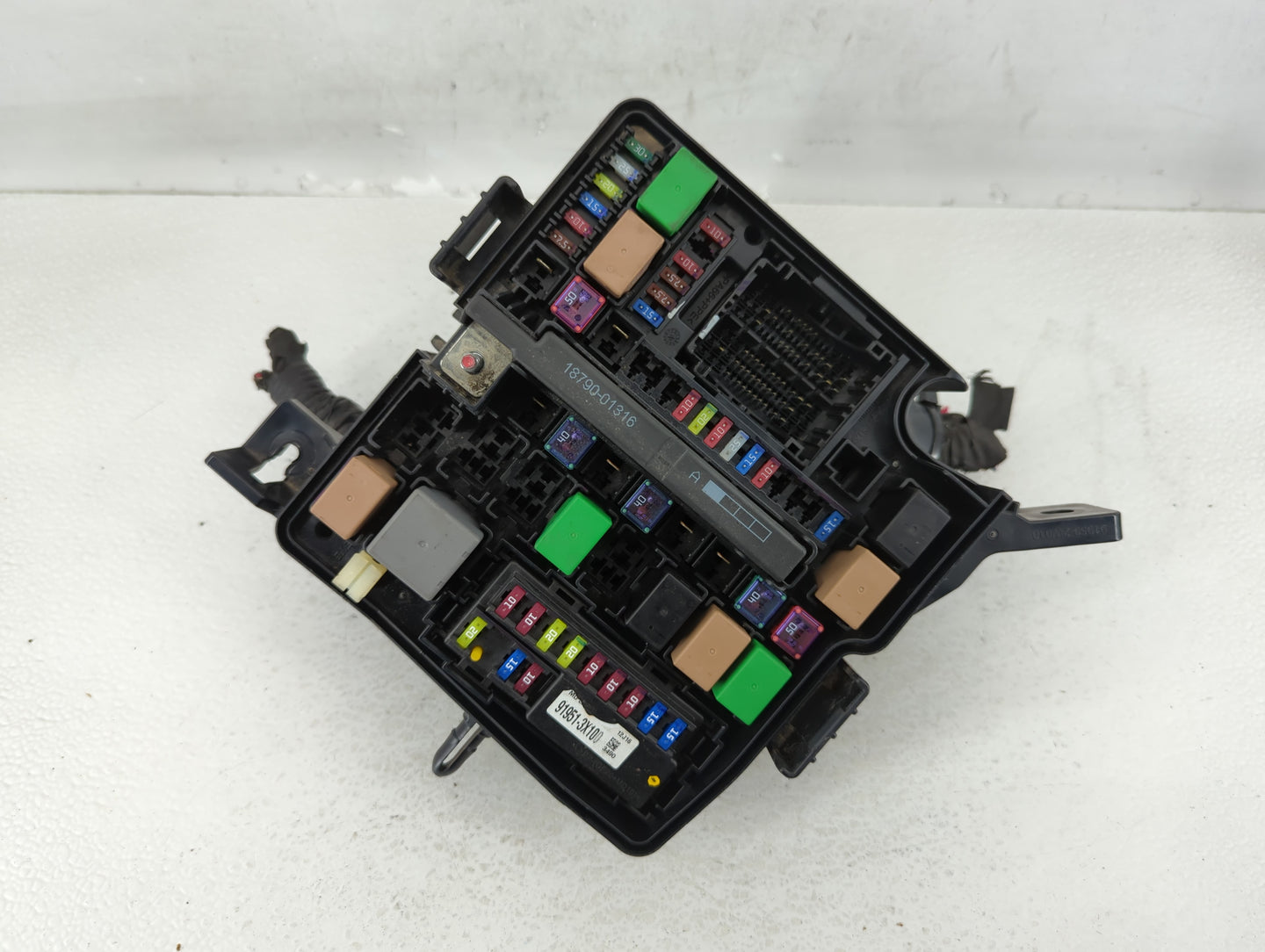 2014-2015 Kia Sorento Fusebox Fuse Box Panel Relay Module P/N:91941-2P520 Fits Fits 2014 2015 OEM Used Auto Parts - Oemuseda