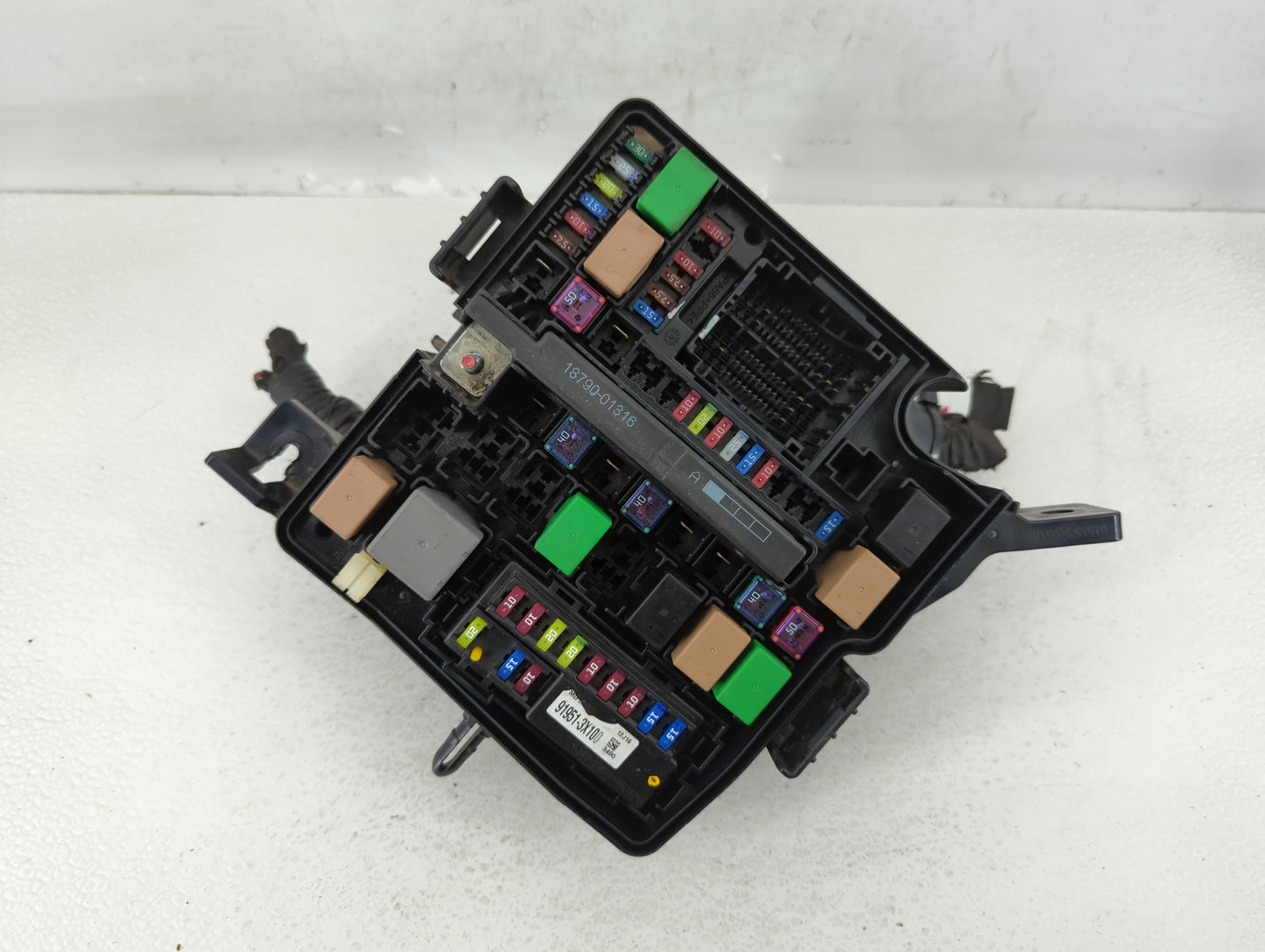 2014-2015 Kia Sorento Fusebox Fuse Box Panel Relay Module P/N:91941-2P520 Fits Fits 2014 2015 OEM Used Auto Parts - Oemuseda