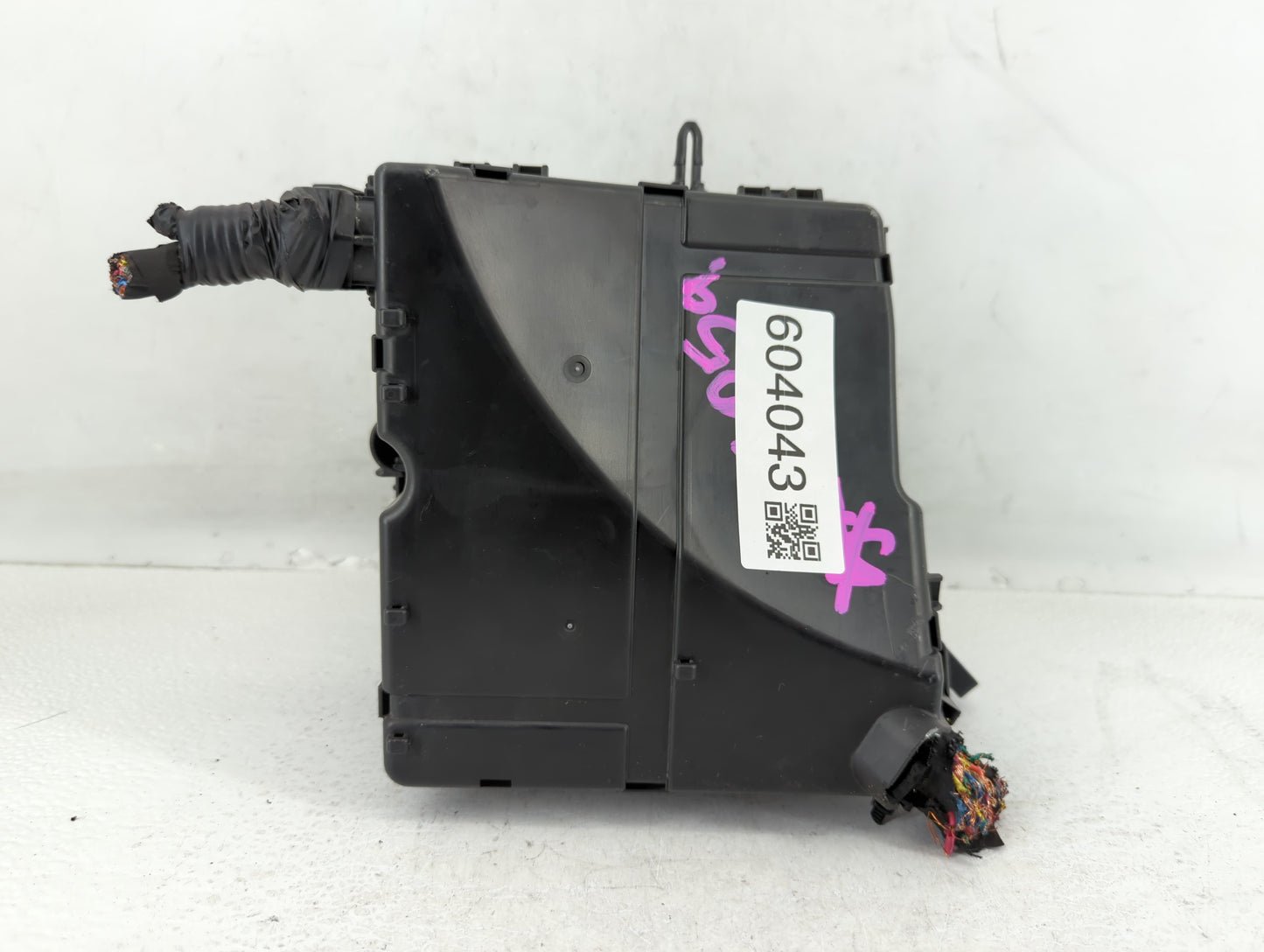 2014-2015 Kia Sorento Fusebox Fuse Box Panel Relay Module P/N:91941-2P520 Fits Fits 2014 2015 OEM Used Auto Parts - Oemuseda